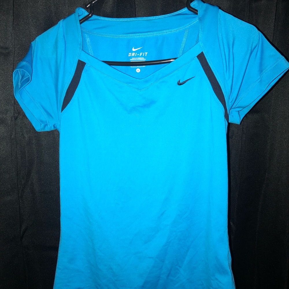 Nike dri fit stretch top
